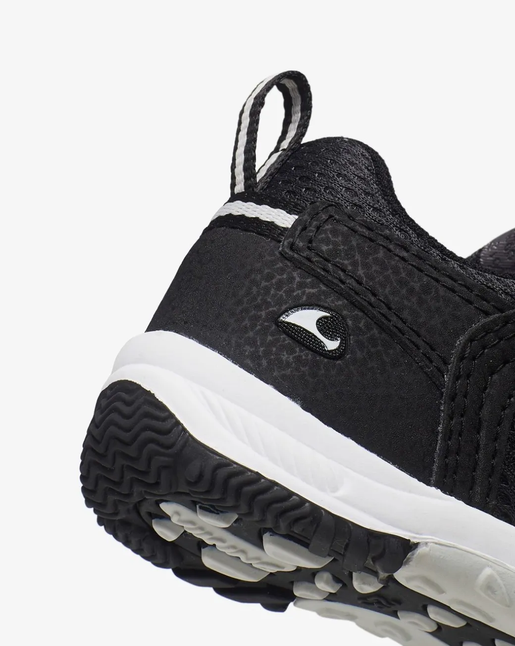 Cascade Low II Black Sneaker